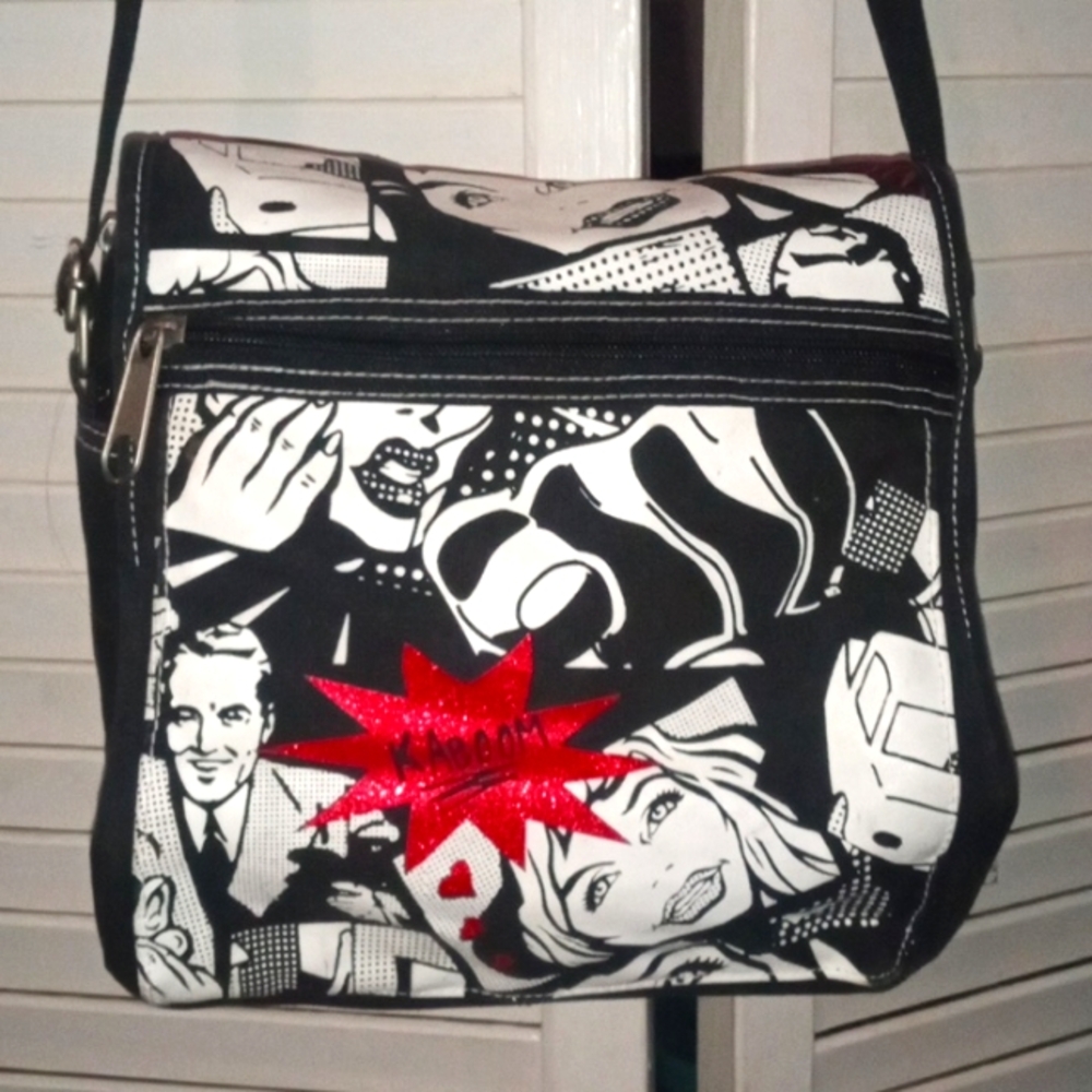 Rare Vintage Hot topic pop art Comic book crossbody bag